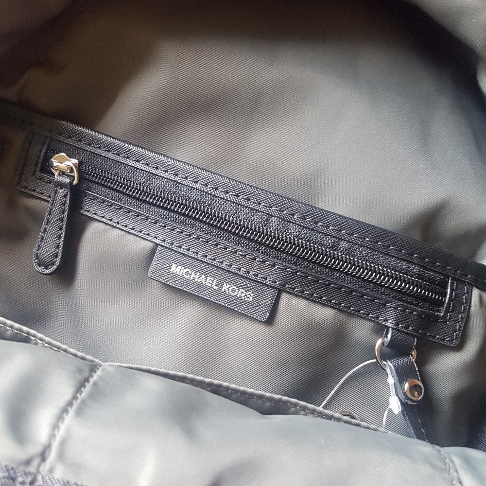 Backpack - Picture 5 of 7